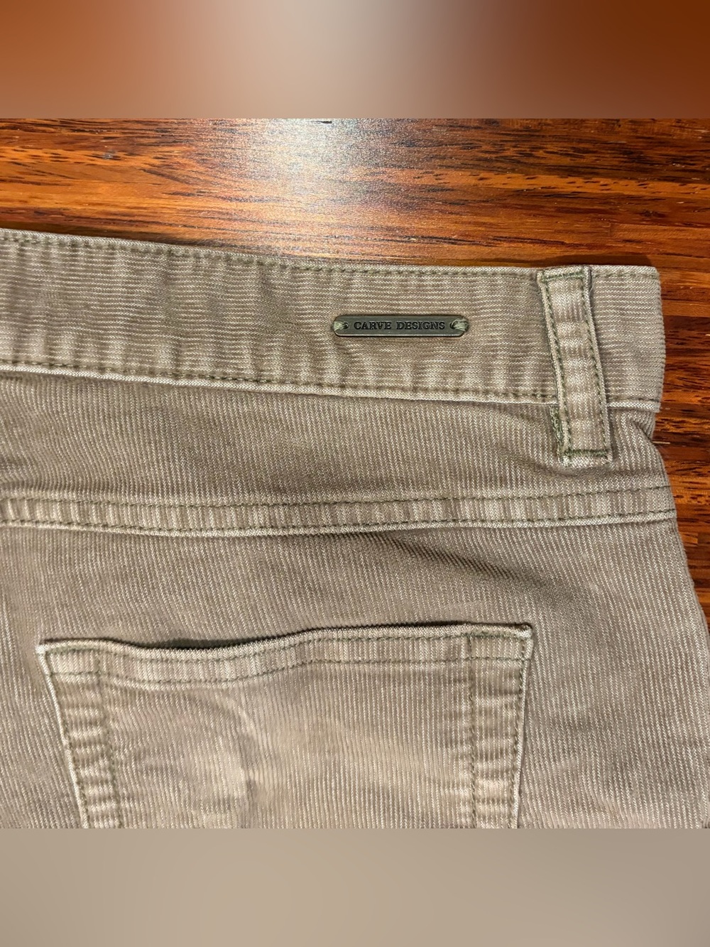 Carve Designs Tan Oahu Corduroy Dogtown Shorts Size 4 with 4” inseam coastal - Picture 7 of 7